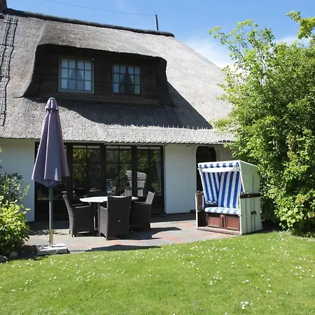 Victoria-im-haus-anne-kathrin Keitum